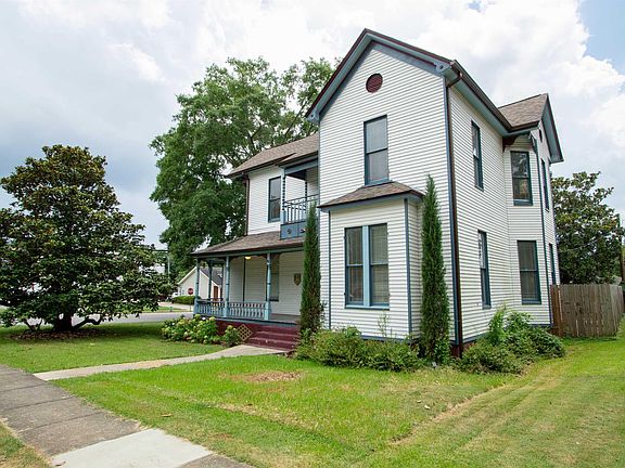2nd image of 821 Middle St