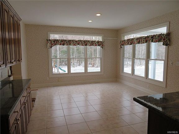 3rd image of 4683 Winding Woods Ln