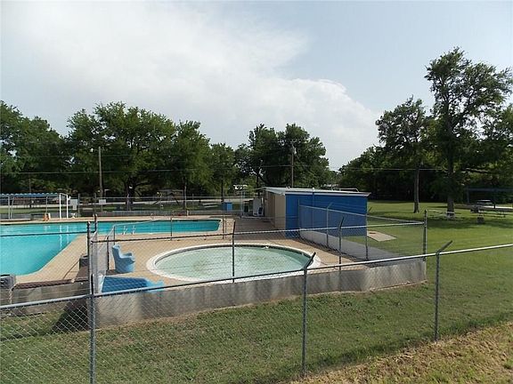 5th image of 4901 Peachtree Cir