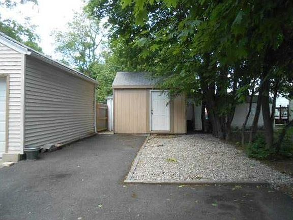 5th image of 45 Homeside Dr