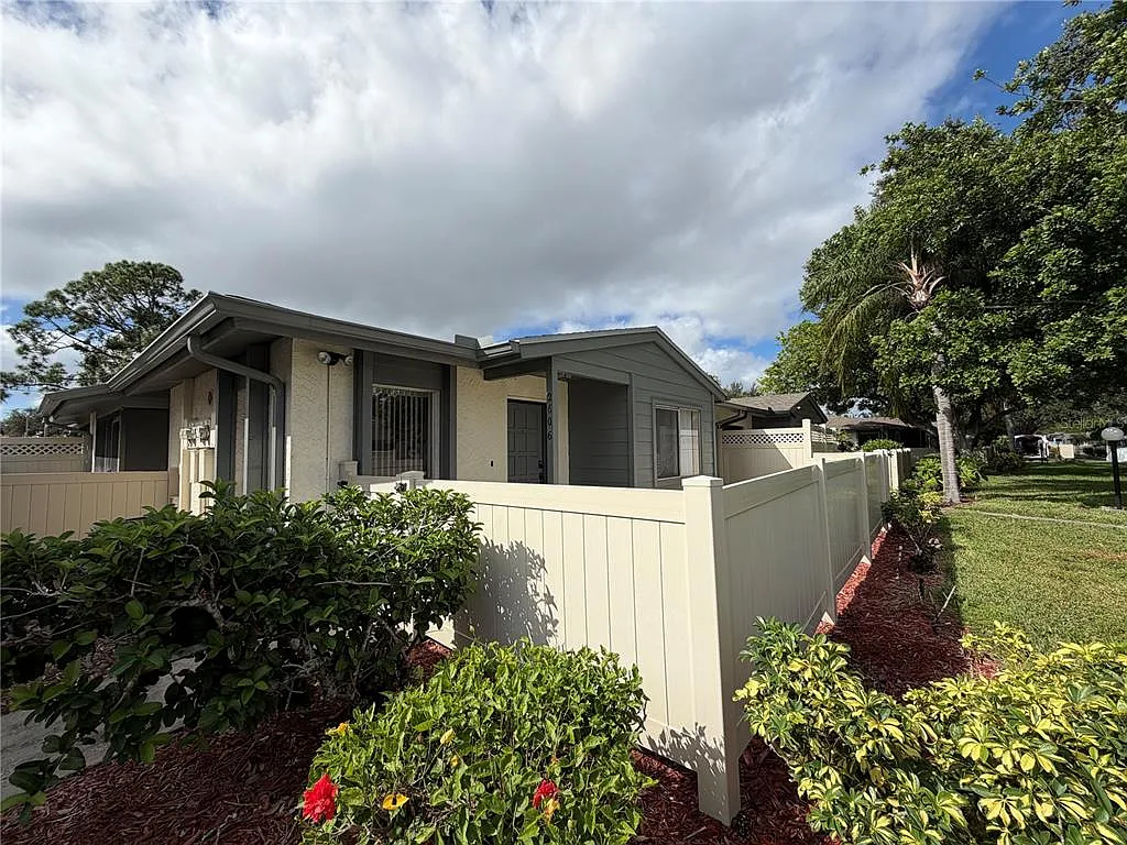 2 bed, 2.0 bath, 1024 sqft, $1,750 — Photo 1