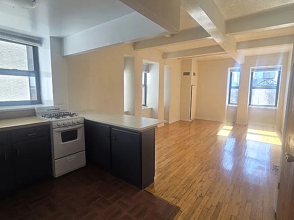 3rd image of 160 Bleecker St #7AWW