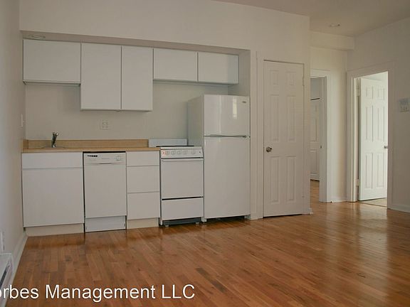 3rd image of 3510-3530 Louisa St #10