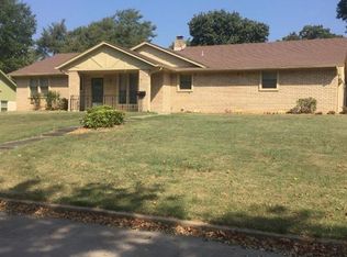 1020 E 12th St, Claremore, OK 74017