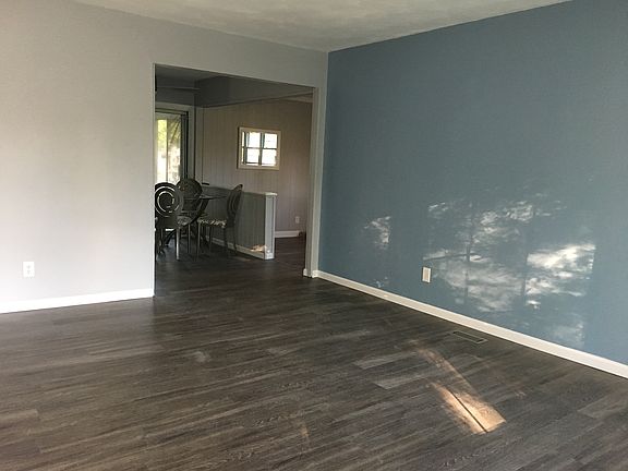 3rd image of 163 Margaret Pl