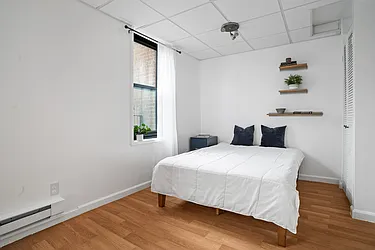 Sold by BREU CHURCHILL