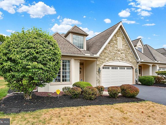 3rd image of 4304 S Victoria Way