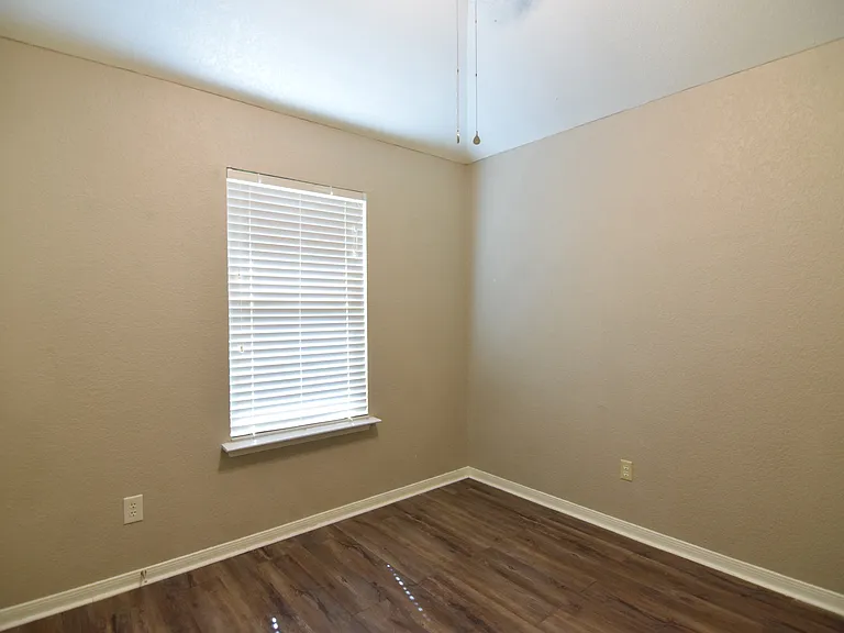 203 Bronc Dr — Photo 18