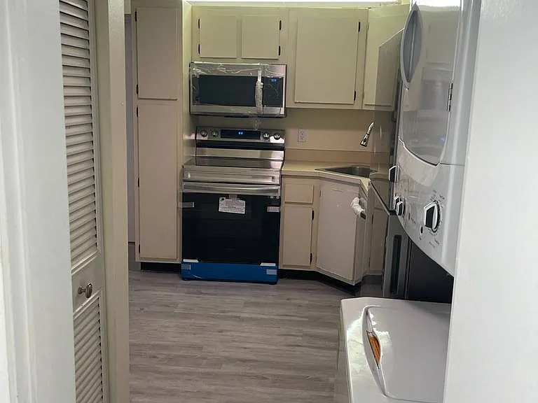 203 Foxtail Dr #D2 — Photo 9