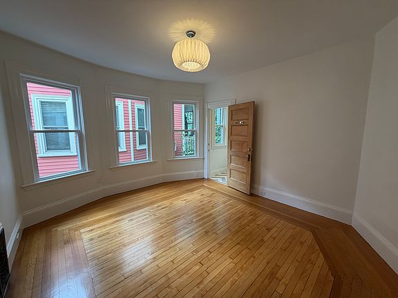 5th image of 1657 Cambridge St #3