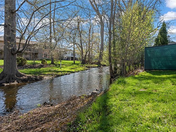 4th image of 113 Creek Meadow Ln