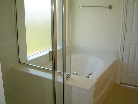 5th image of 401 Ferndale Dr