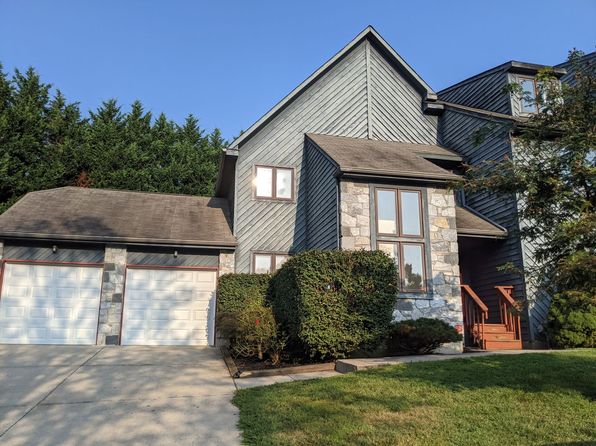 103 Foxfire Dr