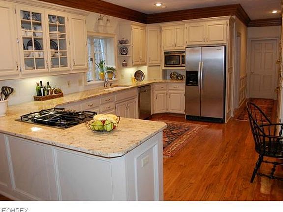 5th image of 7014 Saint Ives Blvd