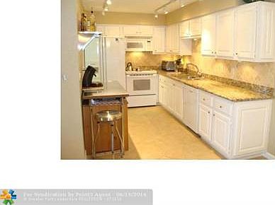 3rd image of 10207 NW 82nd St