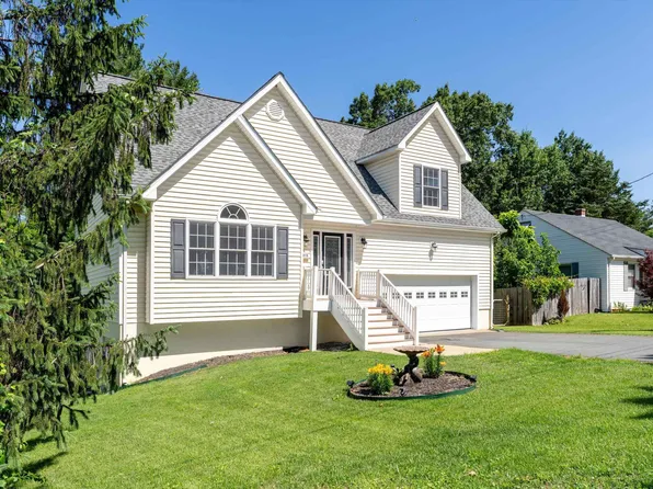 1015 Birdwood Rd, Charlottesville, VA 22903