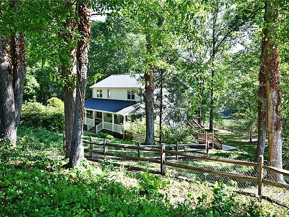 2nd image of 215 Riverside Dr
