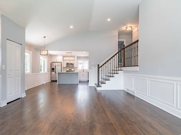 4th image of 8926 Neenah Ave