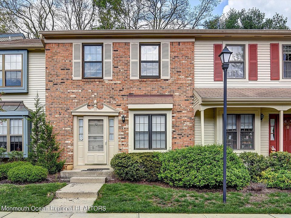 1st image of 32 Balmoral Ct