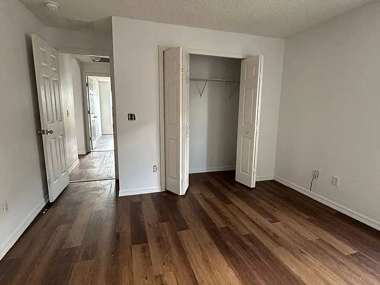 136 Grantham Dr — Photo 3