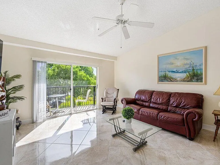 1100 Crestwood Ct S #1110 — Photo 3