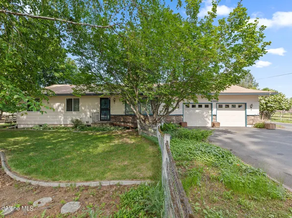 6999 N 4th St, Dalton Gardens, ID 83815