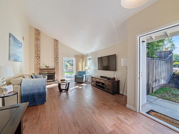 4th image of 804 Coral Ridge Circle
