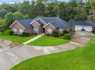 101 Castle Court Dr, Lufkin, TX 75901