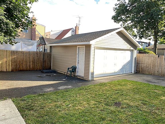 4th image of 19132 116th Ave