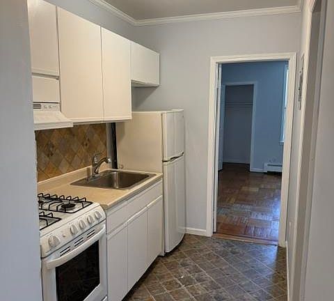 4th image of 3027 John F Kennedy Blvd #45