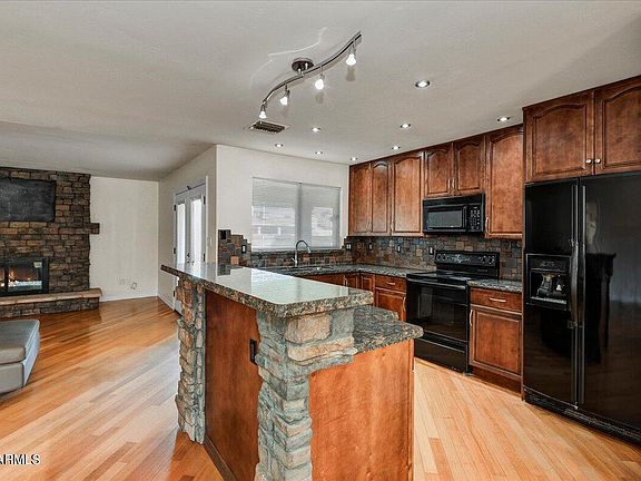 5th image of 3122 E Claire Drive