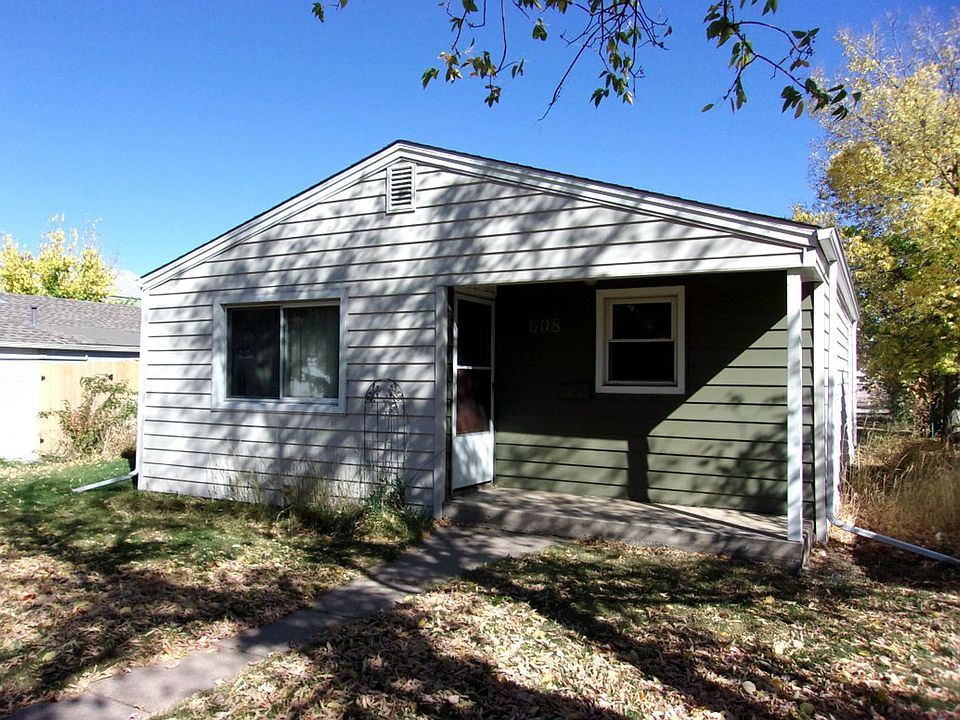 1st image of 608 Endicott St