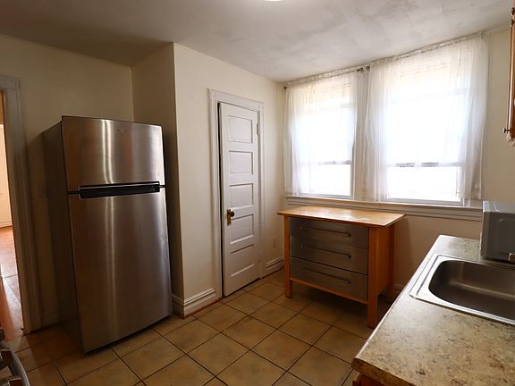 2nd image of 790 Westminster Rd APT 3