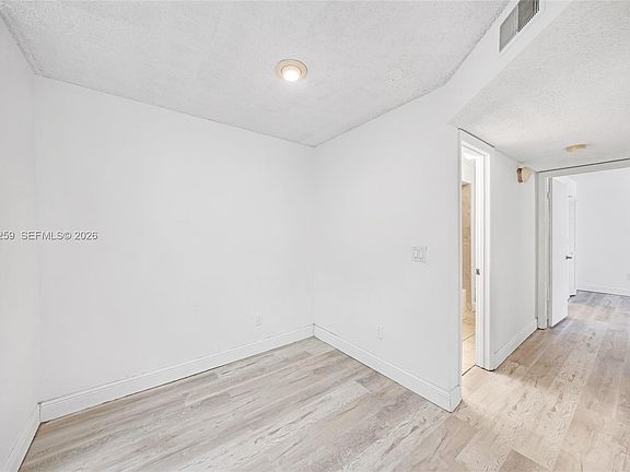 4th image of 1237 SW 46th Ave APT 806