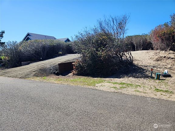 5th image of 1343 Storm King Avenue SW