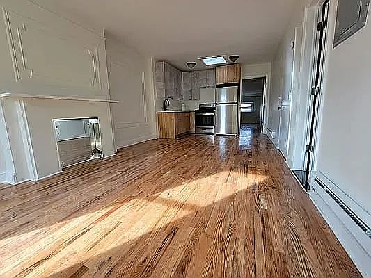 1st image of 18 Hart St #4A