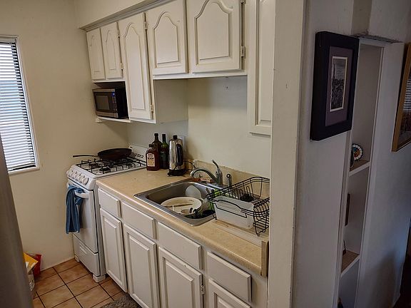 Roomy kitchen with lots of cabinet storage space