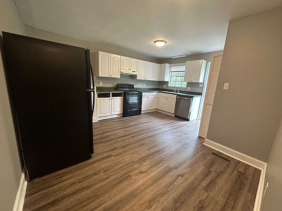 3rd image of 3620 Ocoee St N #10
