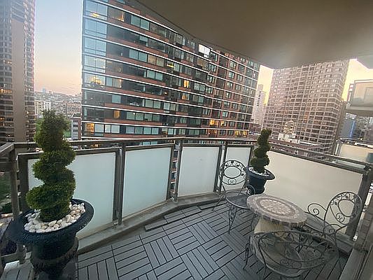 4th image of 300 E 40th St APT 17J