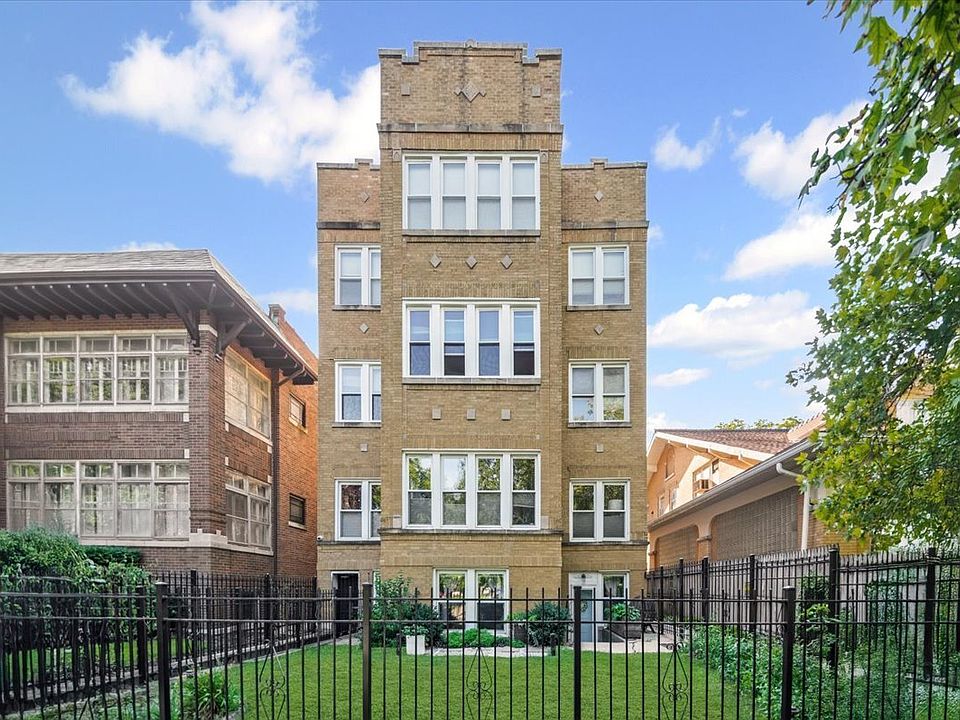 2nd image of 2036 N Humboldt Blvd APT 1E