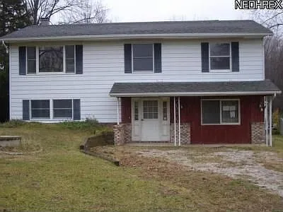 2765 Burns Rd photo 1