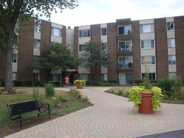 1st image of 140 W Wood St Unit 312