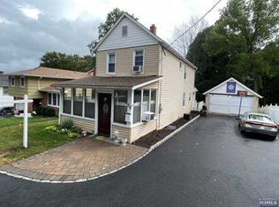 24 Fairview Ave, Butler, NJ 07405