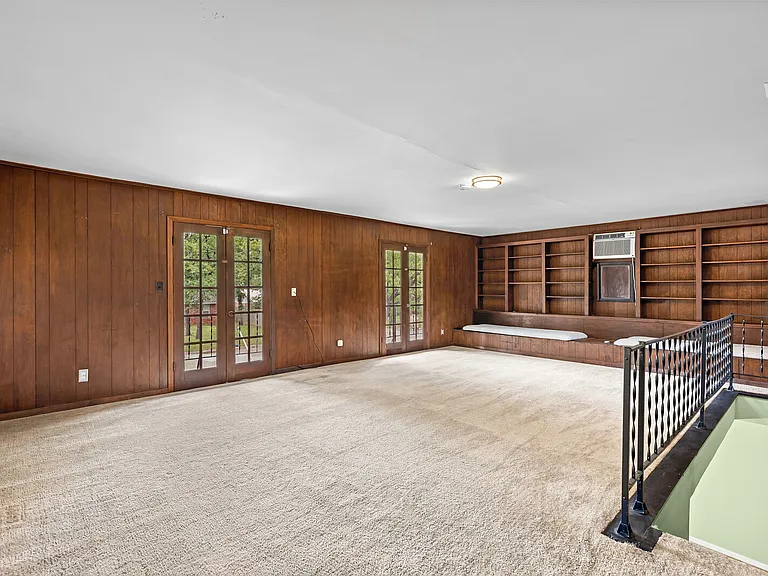 326 S Barbara St — Photo 11