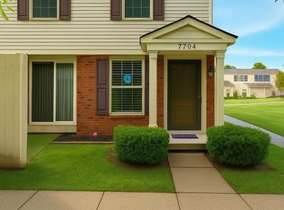 7704 Lake Ridge Dr, Waterford, MI 48327