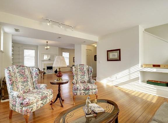 3rd image of 729 Dayton Ave APT 3