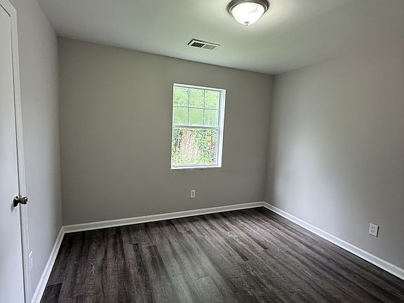 5th image of 4244 Jackson St