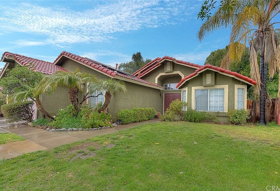 1st image of 26450 Mapleridge Way