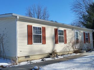 105 N Madison St, Hebron, IN 46341