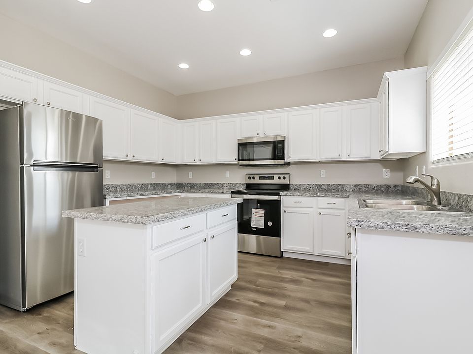 1st image of 17761 W Watson Ln
